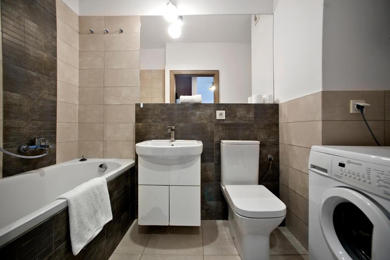 Airport Okecie Klobucka P&O Serviced Apartments Warschau Exterior foto